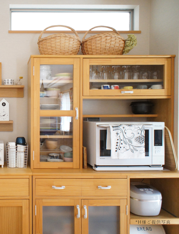 モモナチュラルの家具ユーザー様のキッチン。リメイクする前のモモナチュラルのカップボード